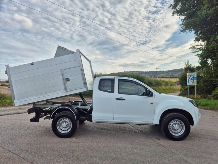 2017 Isuzu D-Max 2.5 TD Extended cab 4x4 Arborist tipper 3,5t towing WE HAVE A CHOICE OF 4X4 PICK...