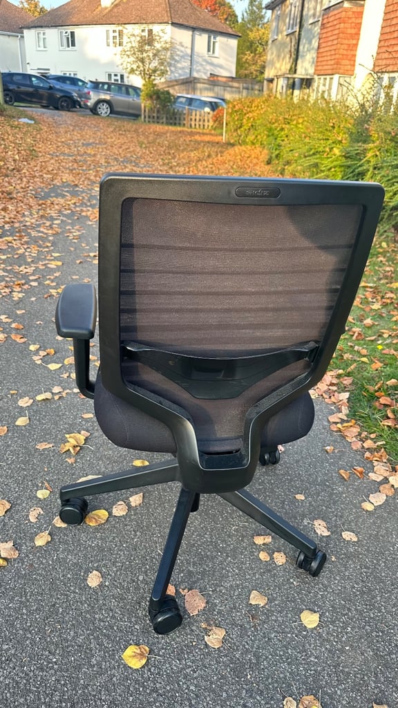 Office chair black 