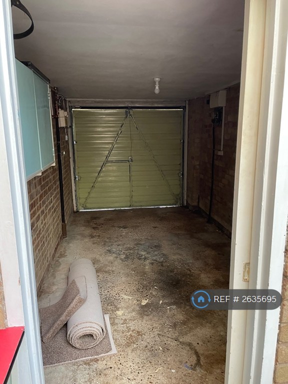3 bedroom house in Shelbourne Road, Stratford-Upon-Avon, CV37 (3 bed) (#2635695)