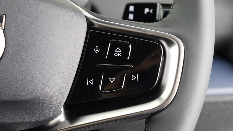 2025 Volvo EX30 Twin Performance Plus (Harman Kardon Sound, Apple CarPlay, BLIS) ESTATE Electric ...
