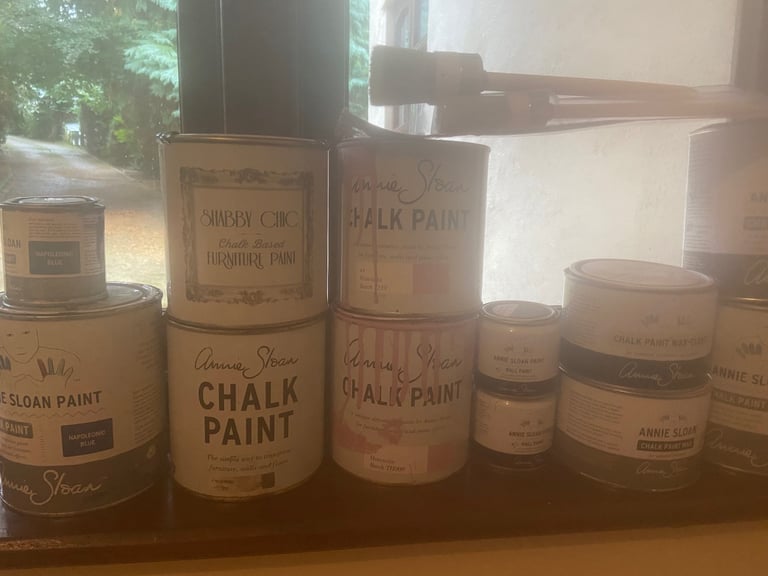 Annie Sloan chalk paints free on collection