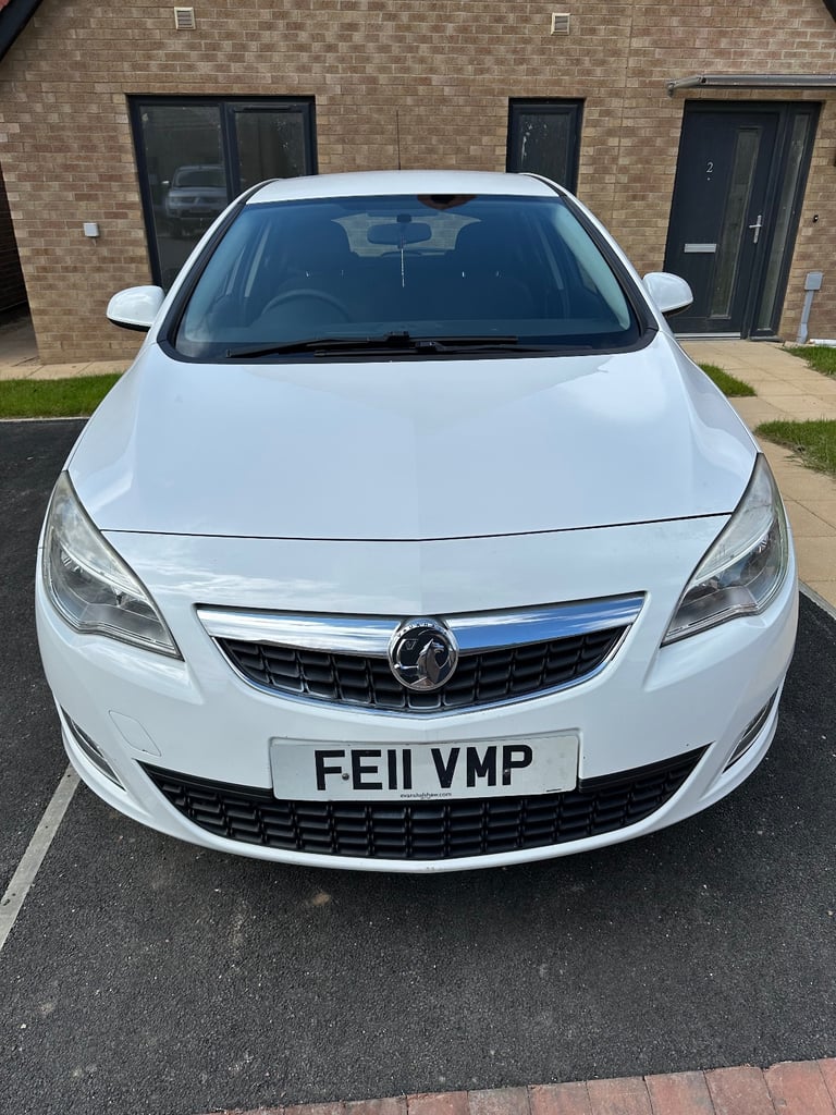 2011 Vauxhall Astra 1.7 Diesel 3 Months Mot Full Service Excellent Condition Car