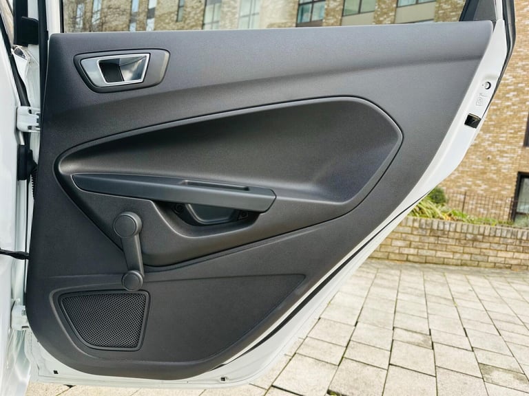 2015 Ford Fiesta 1.0T EcoBoost Titanium Hatchback 5dr Petrol Manual Euro 6