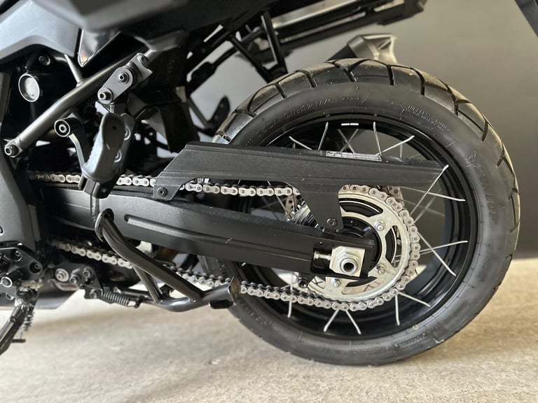 STUNNING ONE OWNER 2023/23 SUZUKI V-STROM 1050 DE MOTORCYLE 