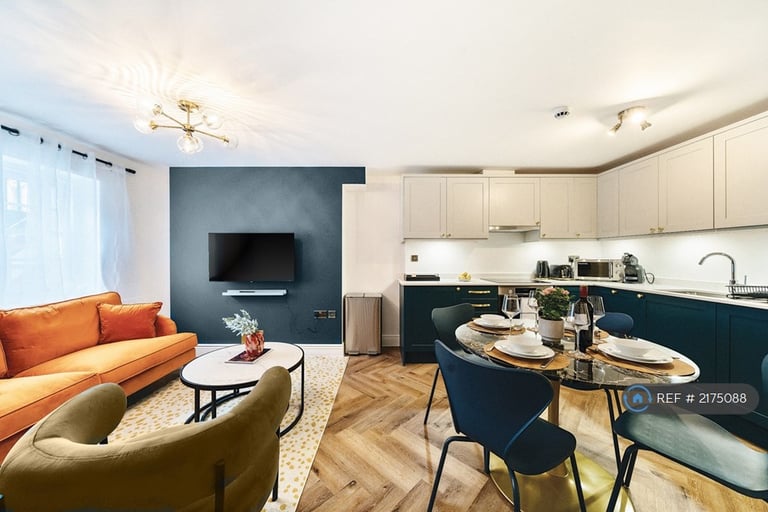 image for 2 bedroom flat in Whitechaple, London, E1 (2 bed) (#2175088)
