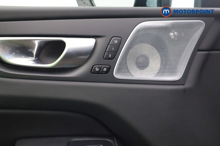 2023 Volvo XC60 2.0 B5P Ultimate Dark 5dr AWD Geartronic SUV Petrol Automatic