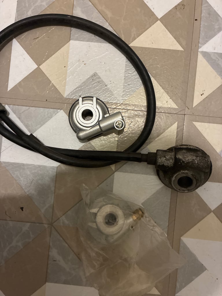 Speedo cable and hubs