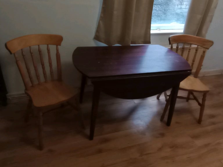 Table and four chairs 