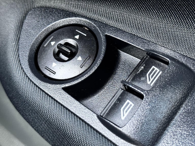 2013 Ford C-Max 1.0T EcoBoost Zetec Euro 5 (s/s) 5dr MPV Petrol Manual