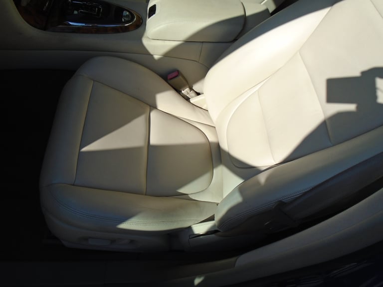 2005 Jaguar XJ XJ6 3.0 V6 4dr Auto SALOON Petrol Automatic