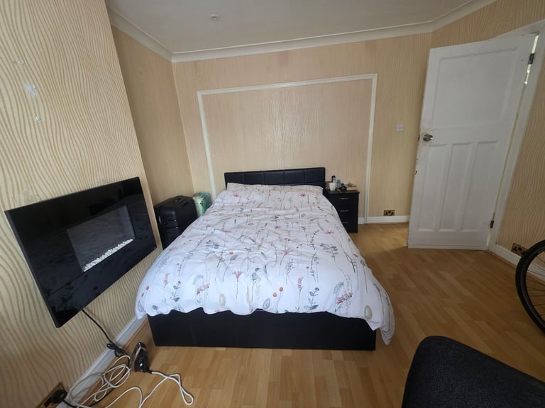 Double room for rent