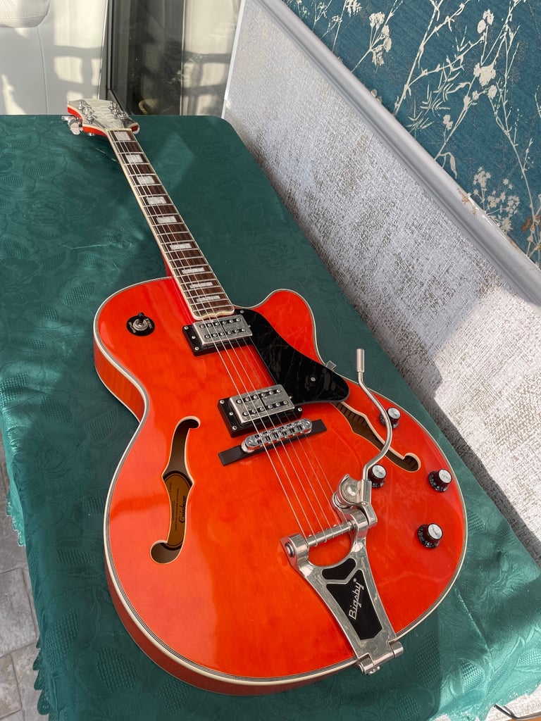 Trades Epiphone emperor Swingster electric acoustic guitar