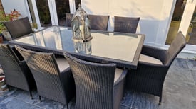 CAN DELIVER 8 SEATER RATTAN TABLE SND CHAURS