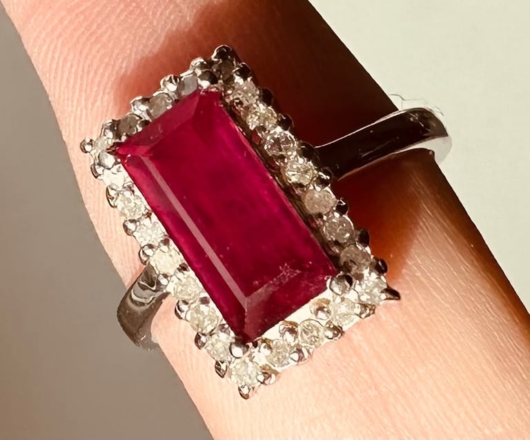 💥SILVER AFRICAN RUBY & DIAMOND RING - SIZE ‘S’ - £30 - COLLECT B26 QUOTE:S1602💥 