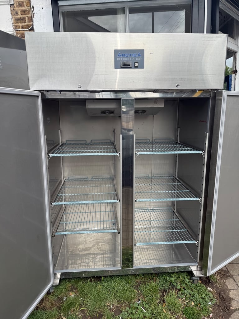 Commercial foster Williams fridge or freezer cafe shop restaurant 