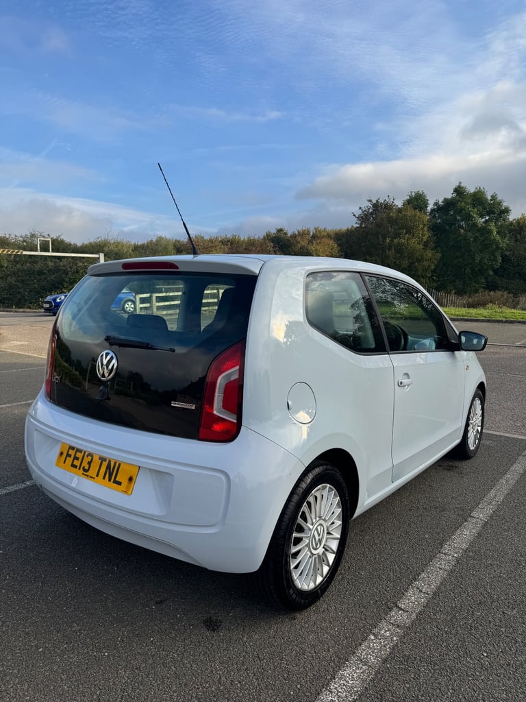 Volkswagen, UP, Hatchback, 2013, Manual, 999 (cc), 3 doors
