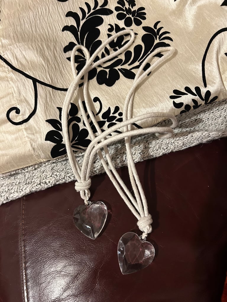 ##Free## Black and cream curtains with tie backs 