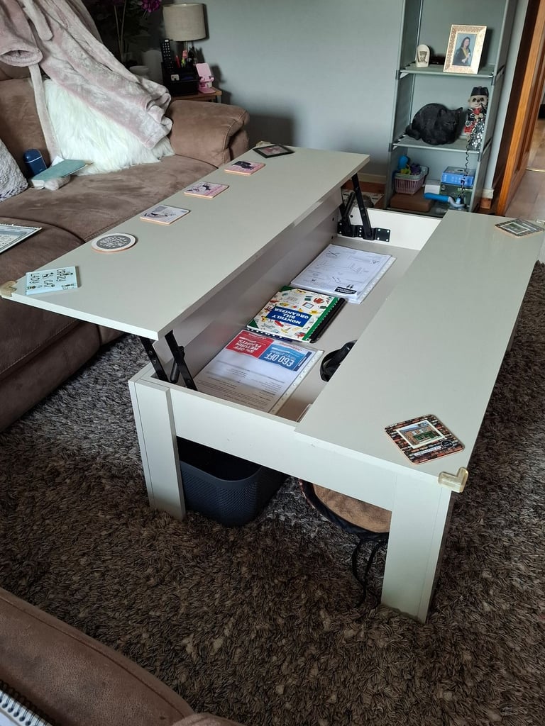 Large Lift-top Coffee Table 