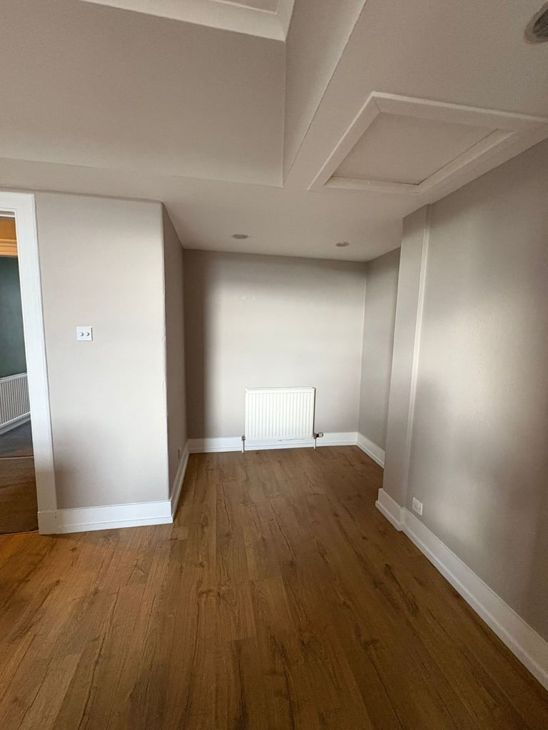 Desirable and spacious, Traditional granite , 2 bedroom Flat in sought after West End location 