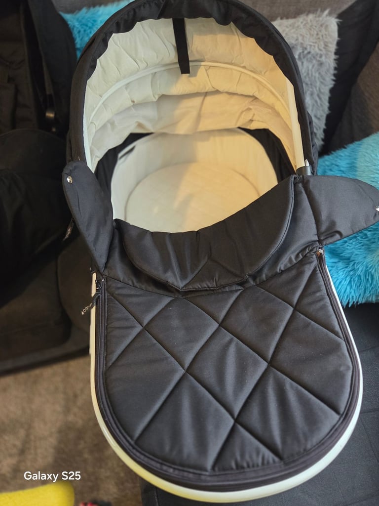 Venicci travel system 