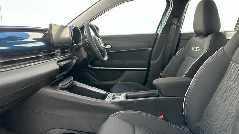 2025 Fiat 600 1.2 MHEV SUV 5dr Petrol Hybrid e-DCT Euro 6 (s/s) (100 ps) Automatic Hatchback Hybr...