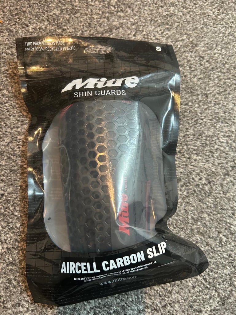 Mitre Aircell Carbon Slip Small Shinguard (small) - Brand New 