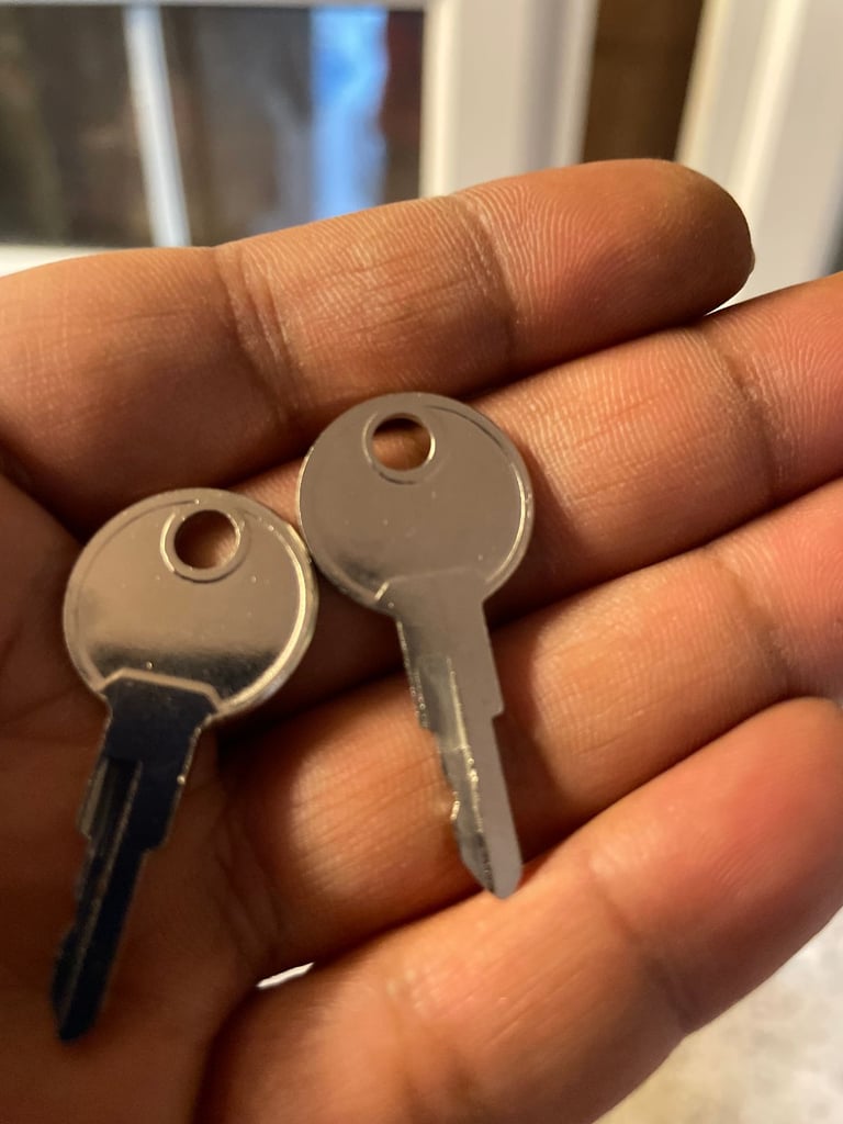 H 109 x W 63 cm - **1 LEFT** GEORGIAN UPVC DOUBLE GLAZED WINDOW - (REF: SJ457)