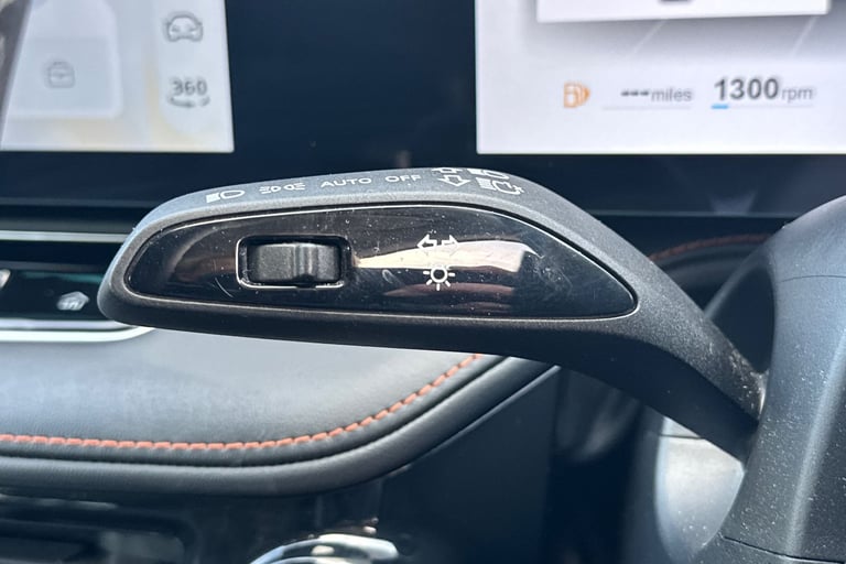 2025 MG MG HS 106290 Hatchback Petrol Manual