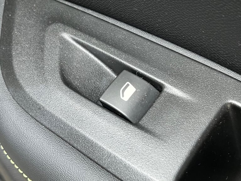 2022 Peugeot 2008 1.2 PureTech GT SUV 5dr Petrol Manual Euro 6 (s/s) (130 ps) HATCHBACK Petrol Ma...