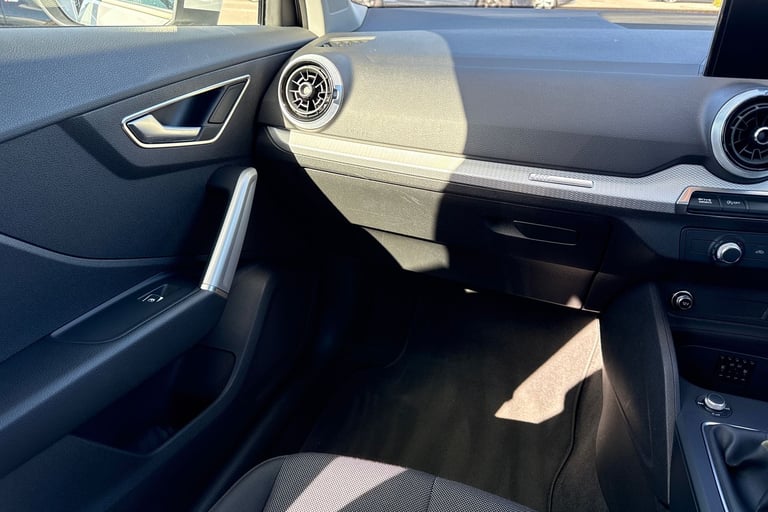 2021 Audi Q2 Technik 30 TFSI  110 PS 6-speed SUV PETROL Manual