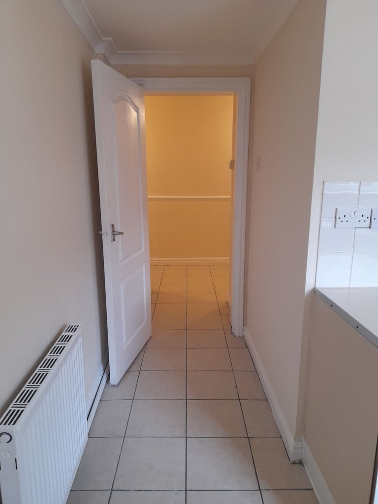 LARGE 2 bedroomed flat to let in Thorne.  DN8 5EL