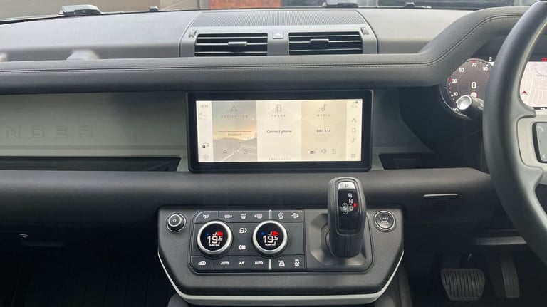 2022 Land Rover Defender Diesel Estate 3.0 D250 X-Dynamic SE 90 3dr Auto SUV Diesel Automatic