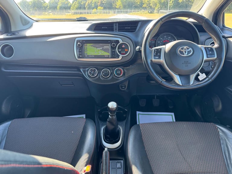 TOYOTA YARIS 1.3 Dual VVT-i SR 2012