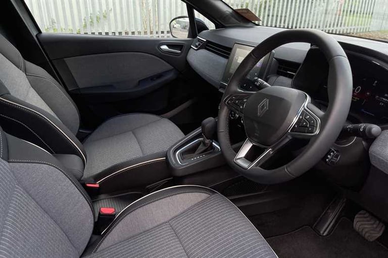 2025 Renault Clio 1.6 E-TECH techno Hatchback 5dr Petrol Hybrid Auto Euro 6 (s/s) (145 ps) Hatchb...