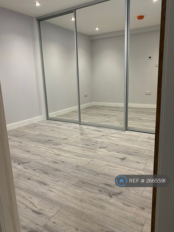 1 bedroom flat in The Causeway, Altrincham, WA14 (1 bed) (#2665591)