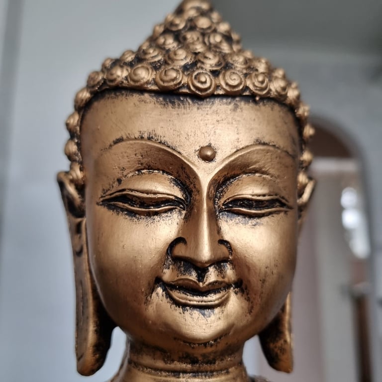 REDUCED PRICS NEW LARGE GOLDEN THAI BUDDAH