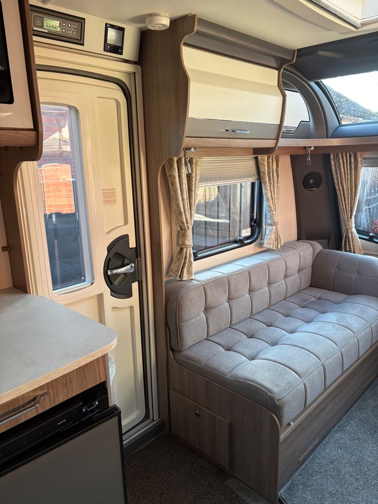 Late 2024 coachman 575 vip 