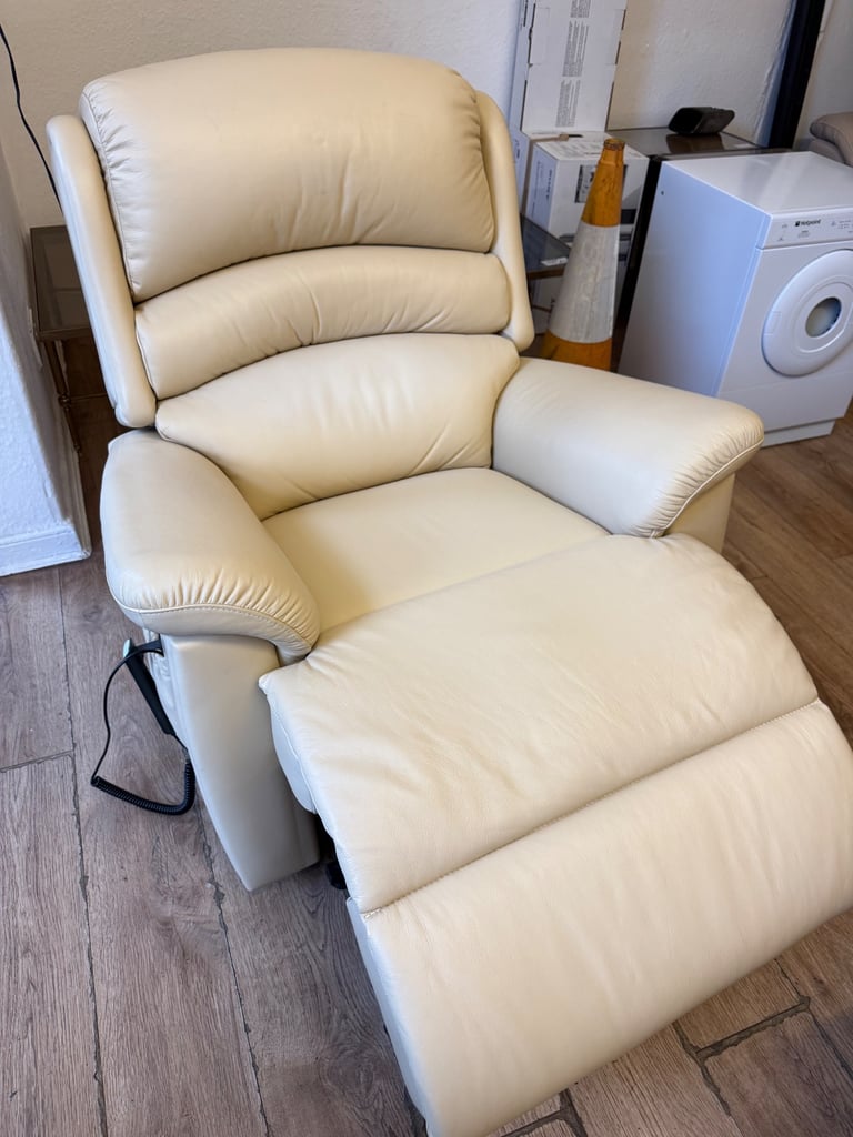 Quality second hand Sherborne tilt and rise 