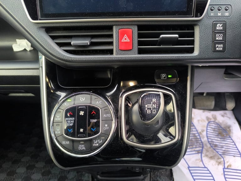 2021 Toyota Voxy 1.8 Hybrid Automatic 7 Seats 5dr ULEZ Free MPV Petrol/Electric Hybrid Automatic