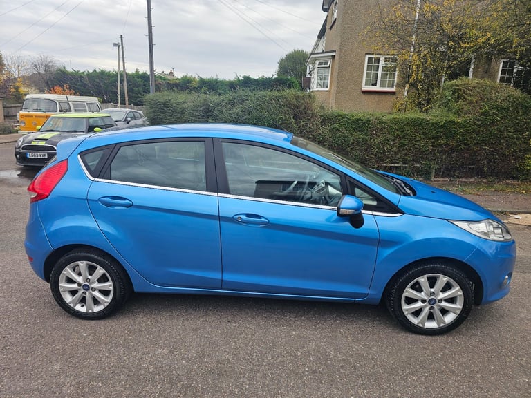 fiesta 1.4 zetec 2key SERV HIS NEW CLUTCH AN CAMBELT DRIVES PERFECT IMMACULATE 
