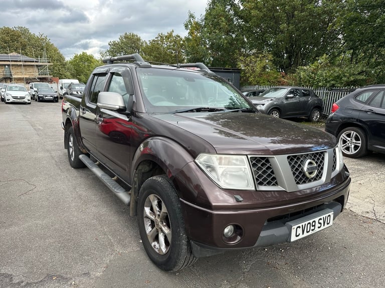 2009 Nissan Navara D/Cab Pickup Platinum 2.5dCi 169 4WD PICK UP Diesel Manual