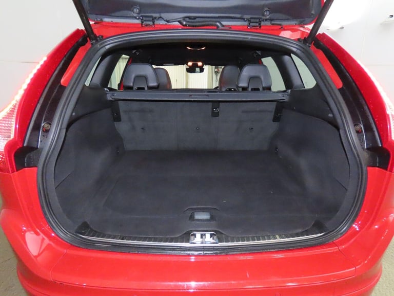 2016 Volvo XC60 2.4 D4 R-Design Lux Nav Auto AWD Euro 6 (s/s) 5dr ESTATE Diesel Automatic