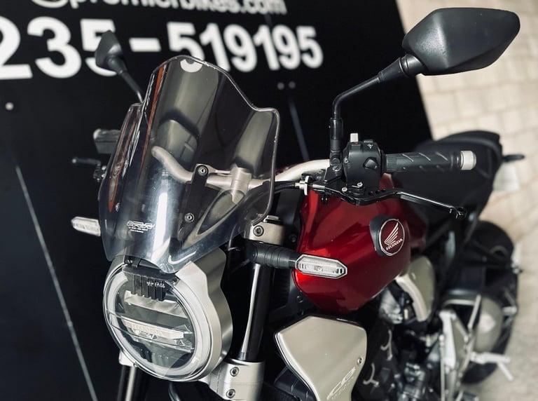 STUNNING 2019/19 HONDA CB1000R MOTORCYCLE 