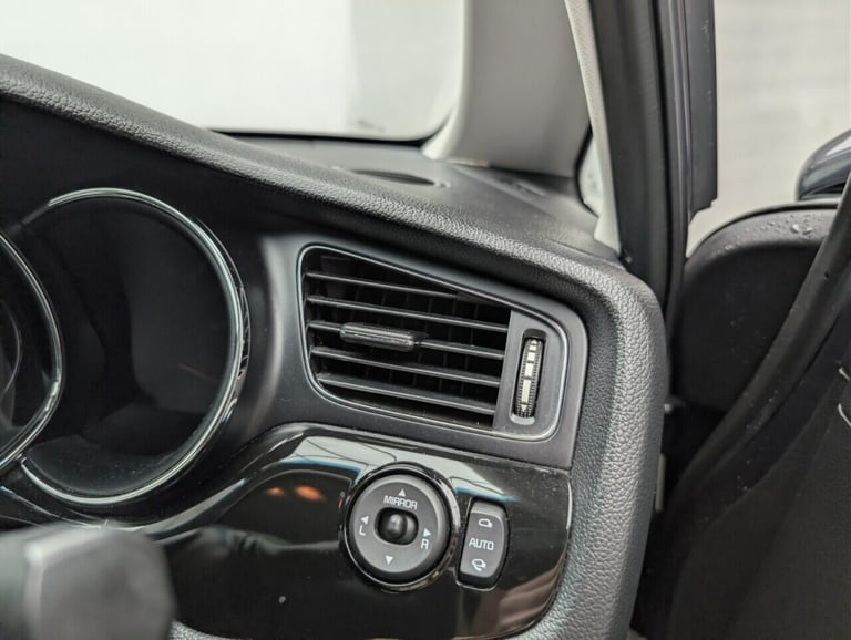 2015 Kia Ceed 1.6 GDi EcoDynamics 3 Hatchback 5dr Petrol Manual Euro 5 (s/s) (133 bhp) -  HATCHBA...