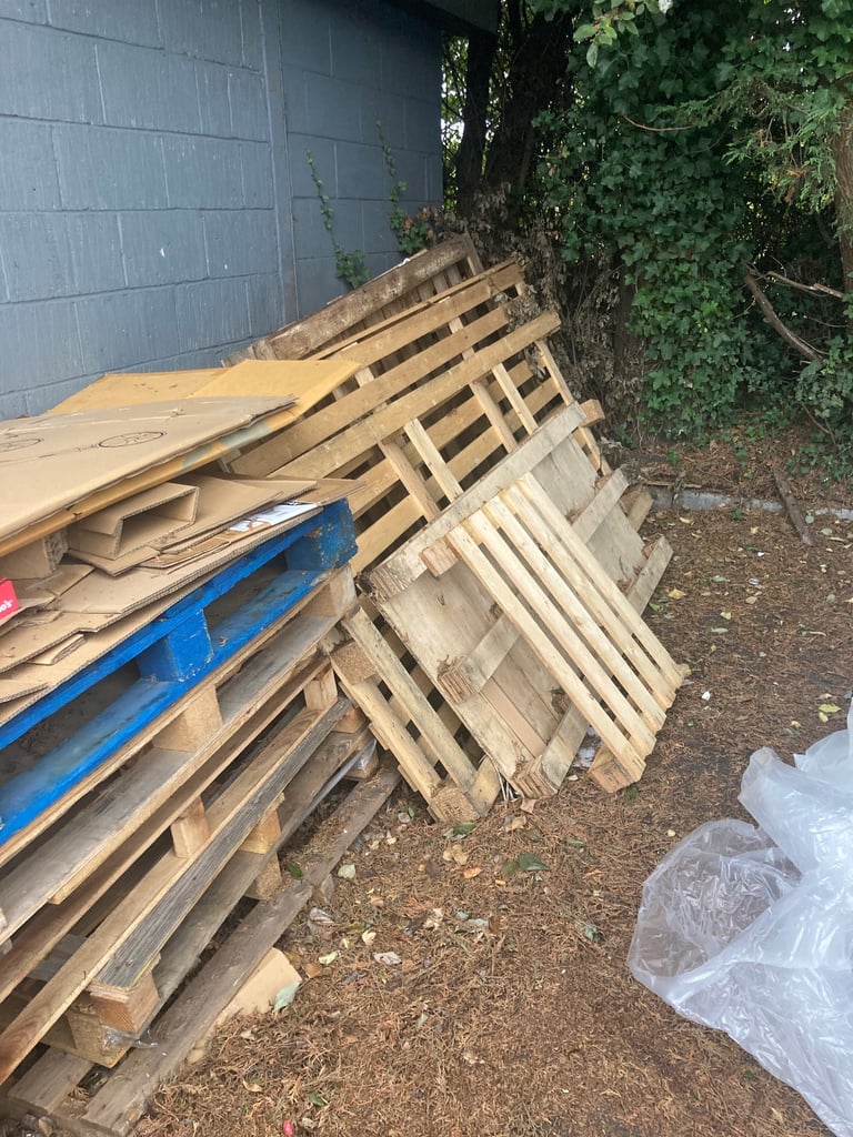Free pallets 