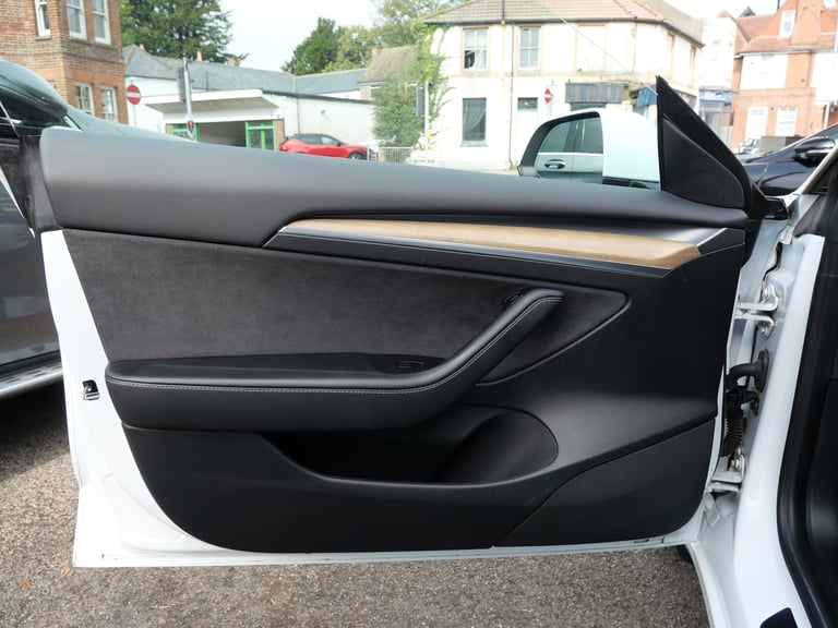 2022 Tesla Model 3 Standard Range Plus Electric Auto RWD (241 bhp) 4dr Electric