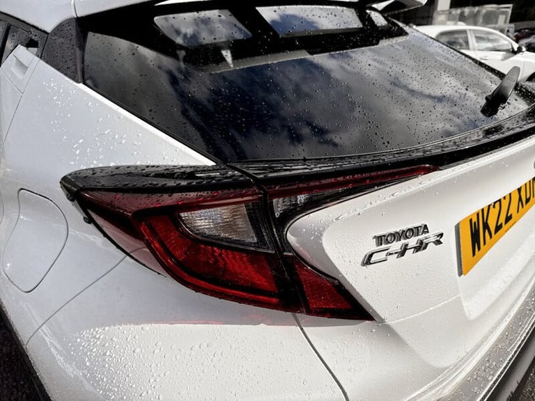 2022 Toyota C-HR VVT-h Design SUV HYBRID Automatic