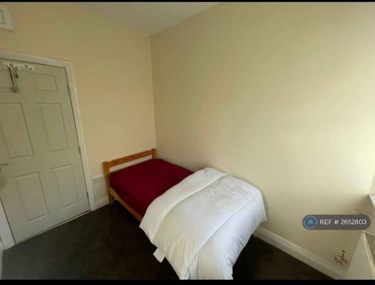 image for 1 bedroom in Wheathouse Road, Huddersfield, HD2 (#2652803)
