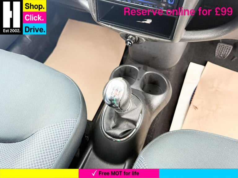 Toyota Yaris 1.3 VVT-i Blue Hatchback 5dr Petrol Manual (133 g/km, 85 bhp) Petrol Manual - Image 39