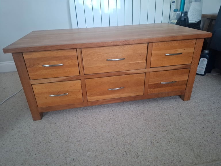 3 matching Solid Oak coffee tables / TV cabinet